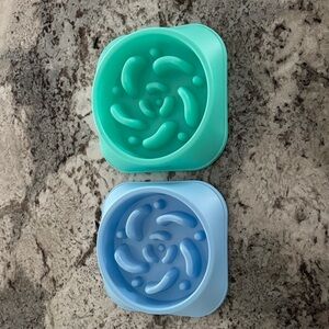 Interactive Slow Feeder Dog Bowls - Green and Blue